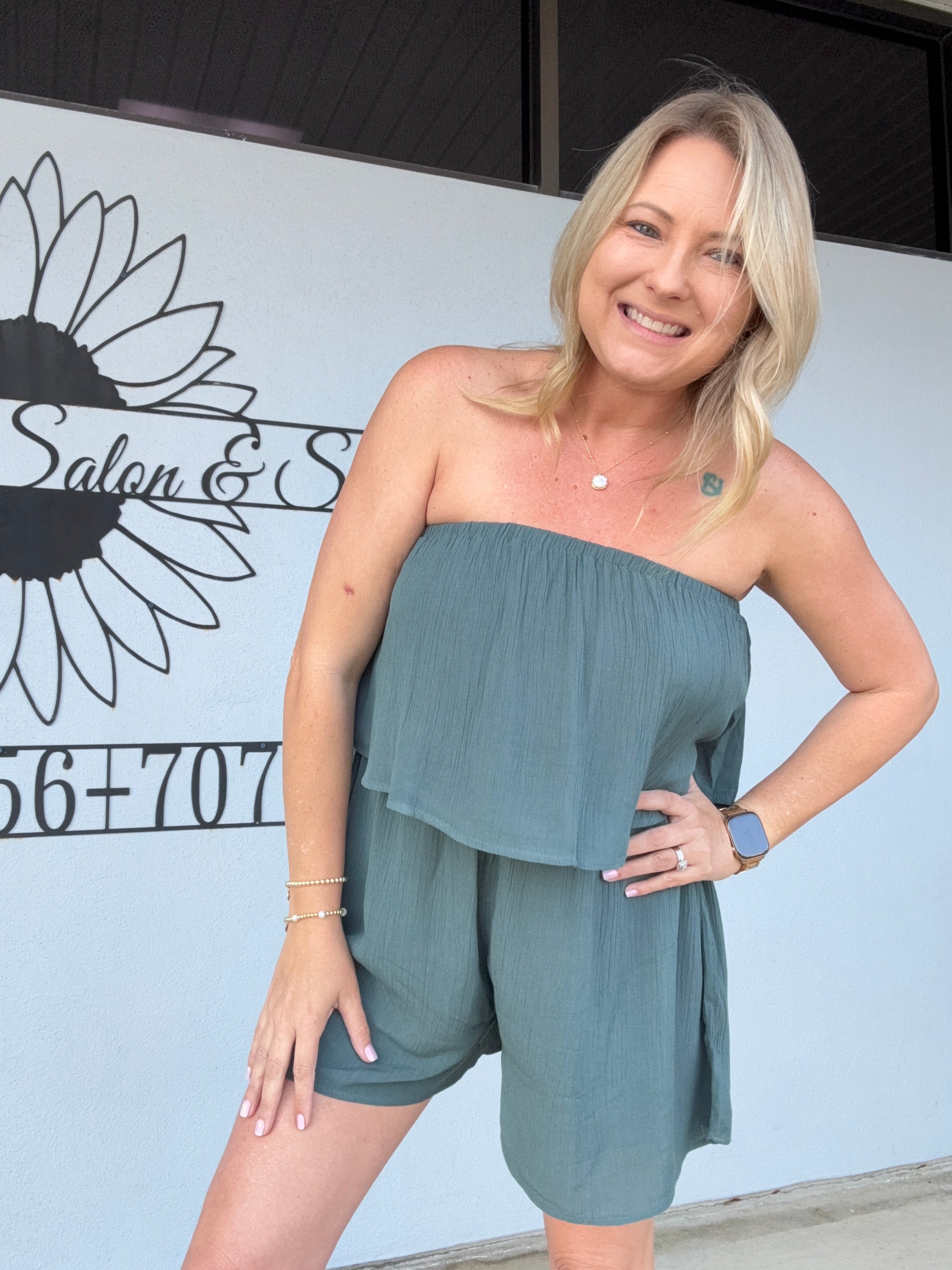 WOVEN CRINKLE STRAPLESS ROMPER